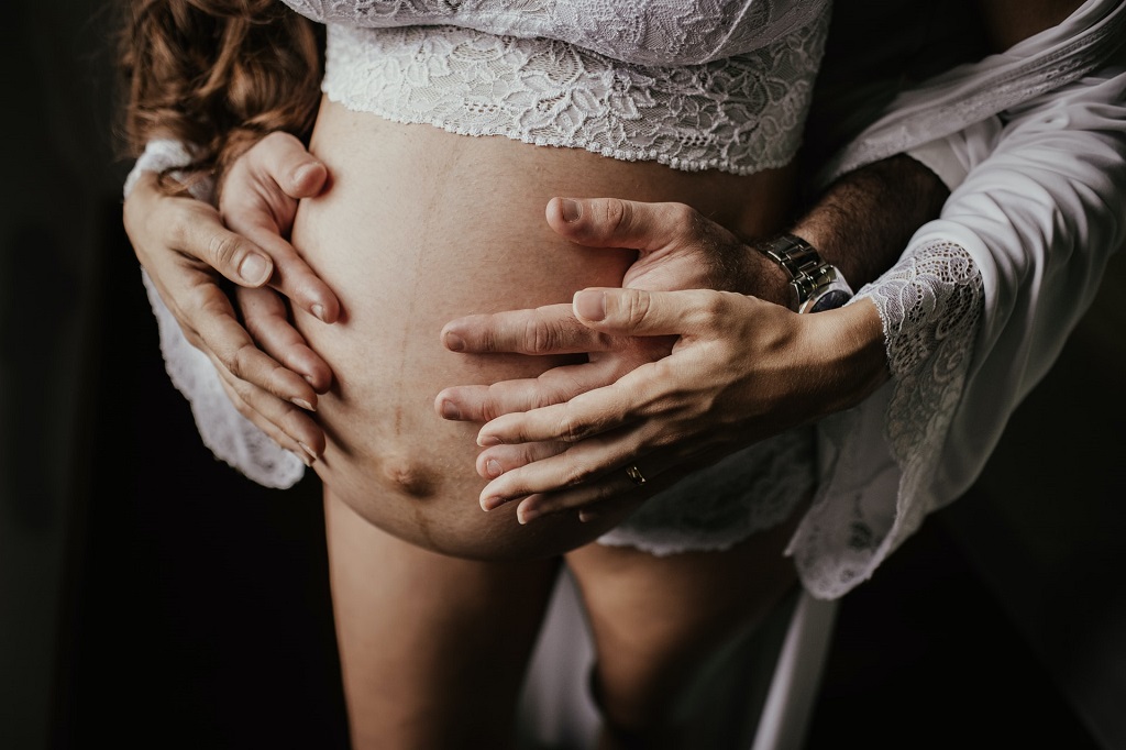 Top 10 Maternity Photographers in Wollongong