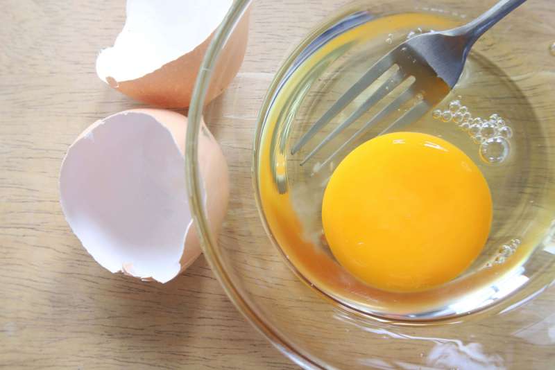 Foods_to_avoid_during_pregnacy_raw_eggs_babyinfo