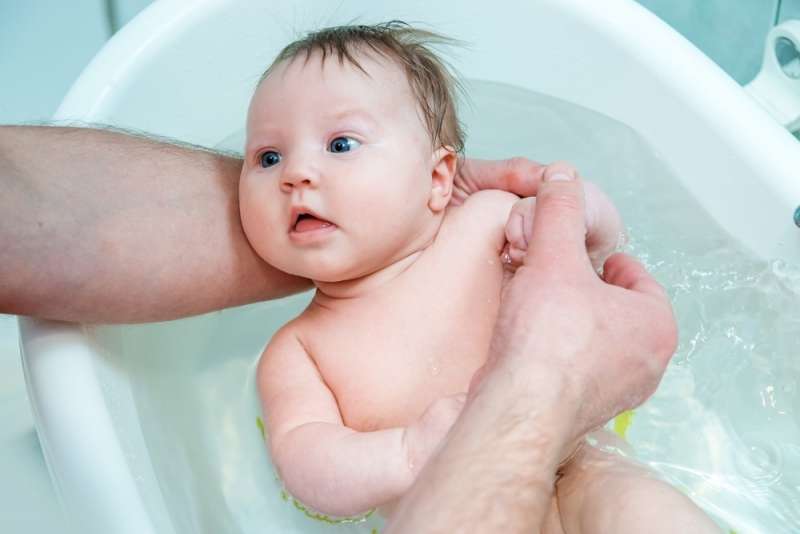 baby's_first_cold_and_flu_warm_bath_babyinfo