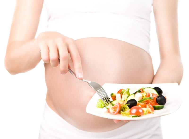 cheese_during_pregnancy_salad_with_cottage_cheese_babyinfo_a_1556725551