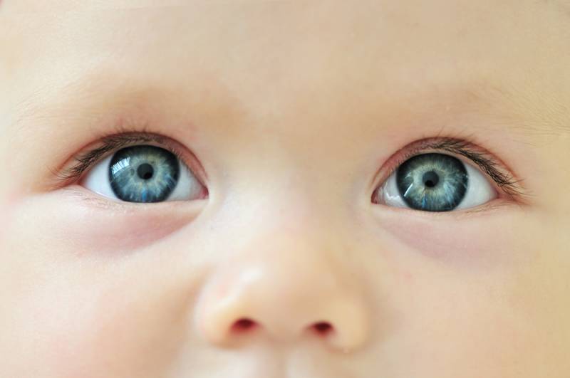 how_your_baby's_eyesight_develops_eye_closeup_babyinfo