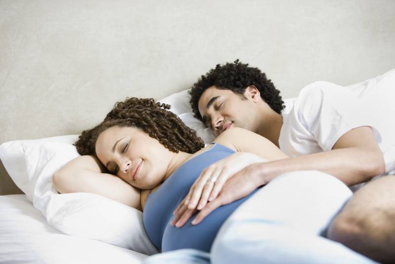 sleeping_during_pregnancy_with_partner_babyinfo_a_1556949254