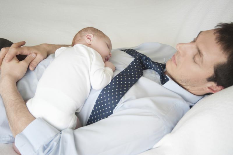 ways_fathers_can_bond_with_babies_putting_bub_to_sleep_babyinfo